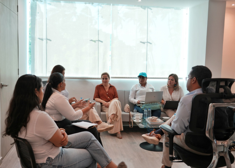 Gobernación de La Guajira y Minvivienda avanzan en proyectos habitacionales para comunidades indígenas