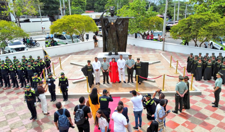 Gobernador Jairo Aguilar conmemoró los 60 años de la Policía Nacional en La Guajira