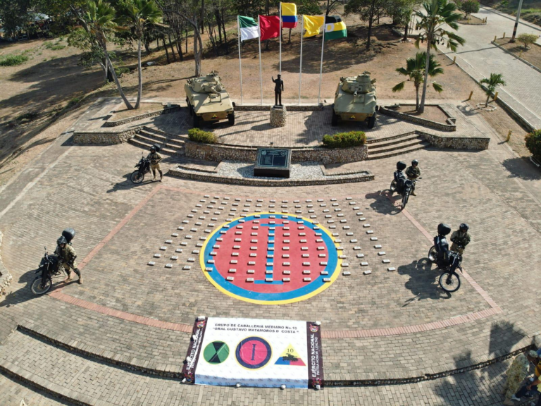 Hallan 162 kilos de cocaína ocultos en un camión en la vía Maicao–Uribia