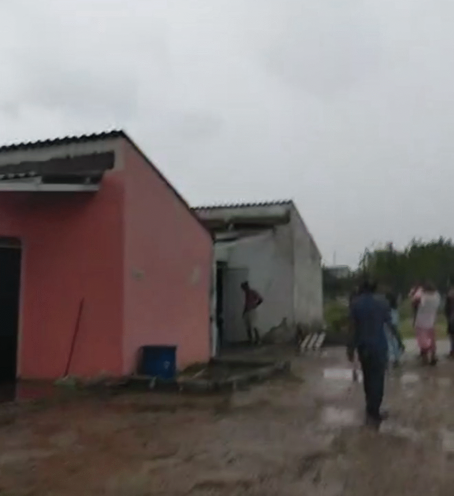 Fuertes lluvias y ráfagas de viento afectaron viviendas en los corregimientos de El Abra y Matita, zona rural de Riohacha