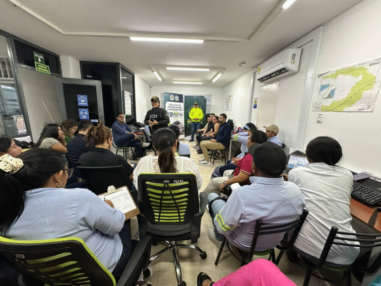 GAULA de la Policía Nacional fortalece campañas contra el secuestro y la extorsión en La Guajira
