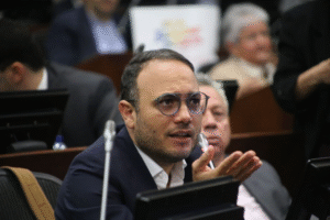 Senador Alfredo Deluque pide discusión técnica y territorial sobre proyecto de ley de inteligencia artificial