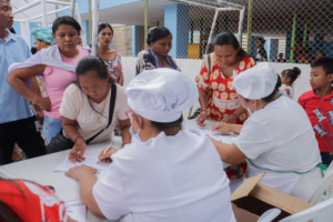 Más de 90 mil estudiantes de La Guajira reciben canastas alimentarias durante el receso escolar