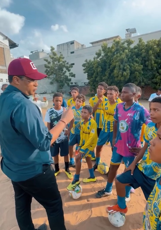 Gobernador Jairo Aguilar apoya a delegaciones de fútbol y rugby que disputarán torneos nacionales en Valledupar y Bucaramanga