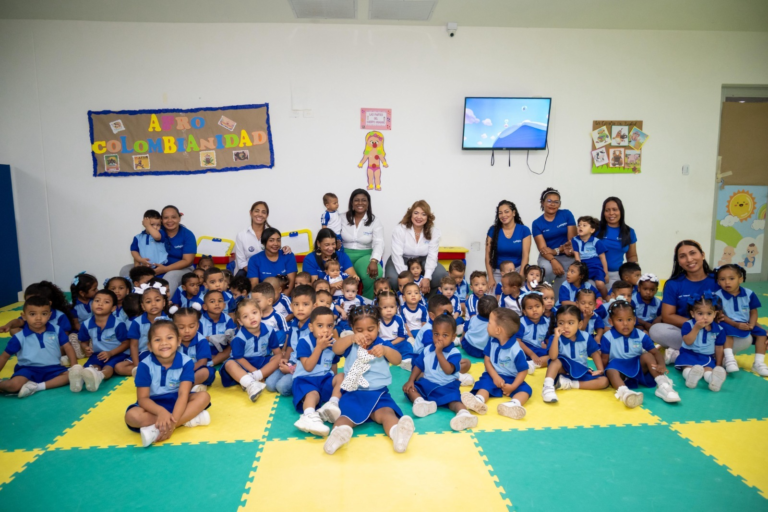 Semana de logros y avances: Comfaguajira entregó kits Pre Icfes, reactivó su Escuela de Artes y descentralizó servicios en Uribia