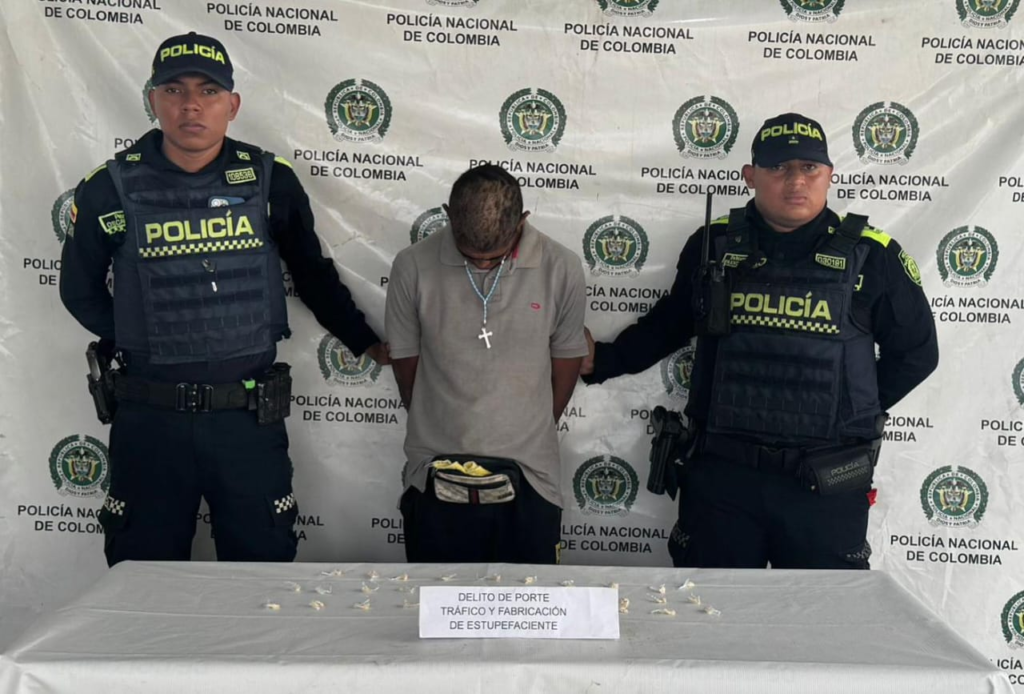 Capturado extranjero que intentó huir con 32 dosis de bazuco en Maicao