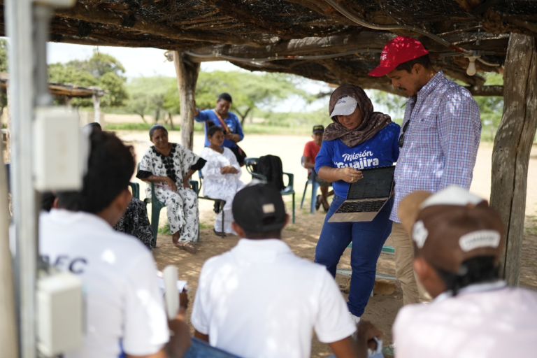 Claro, de la mano del Grupo Aval y Promigas, conectará en 2025 a 66 nuevas comunidades de la Alta Guajira a Internet