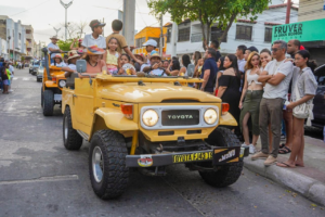 Riohacheros se gozaron el evento: Impactante Segundo Desfile de Autos Clásicos y Antiguos