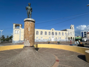 Entre la estatua y la memoria: una reflexión desde la historia vivida