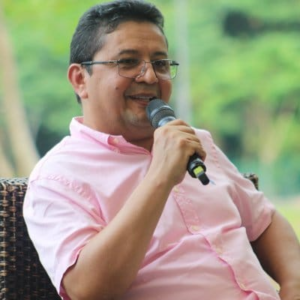 La tinta del alma escribe a un hombre de luz, Ismael Fernández Gámez