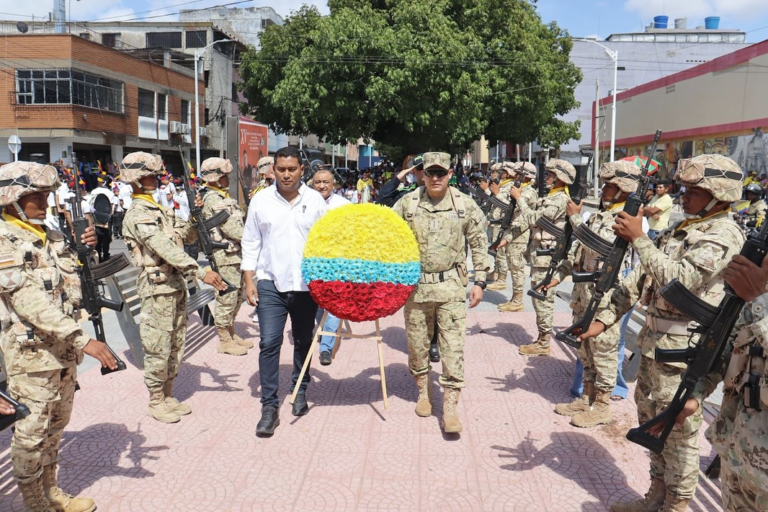 El alcalde de Maicao, Miguel Felipe Aragón, presidió los actos conmemorativos del 20 de julio