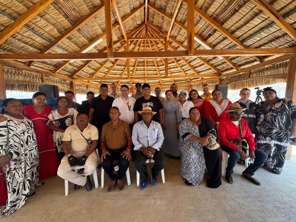 Cerrejón y comunidades wayuu fortalecen el diálogo firman y cierran nuevos acuerdos de consulta