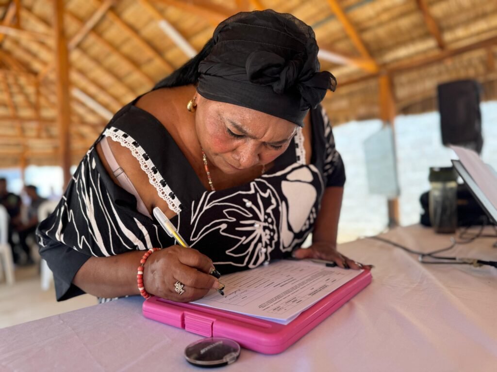 Cerrejón y comunidades wayuu fortalecen el diálogo firman y cierran nuevos acuerdos de consulta