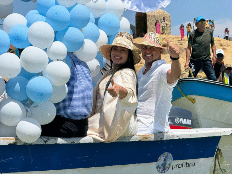 Senadora Martha Peralta Epieyú, presente en las fiestas patronales de la virgen Estrella del Mar, en Puerto Estrella, Alta Guajira