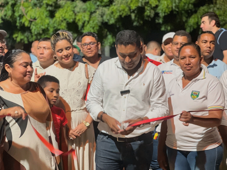 Alcaldía de Maicao entrega pavimentación en el barrio Villa Naty