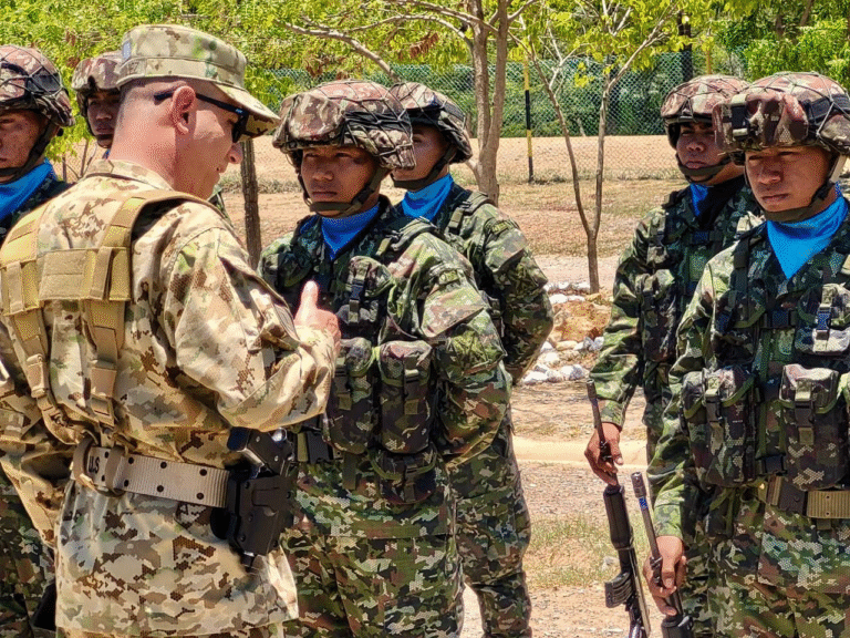 Nuevo comandante de la Décima Brigada visitó tropas en Albania, La Guajira