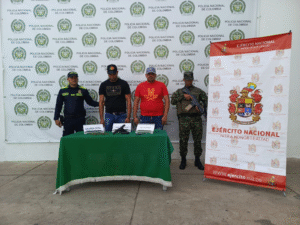 Allanamientos de Ejército y Policía en Riohacha dejan dos capturados y un arma de fuego incautada