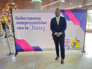 Alcalde de Uribia recibe reconocimiento nacional por su compromiso con la niñez y la adolescencia