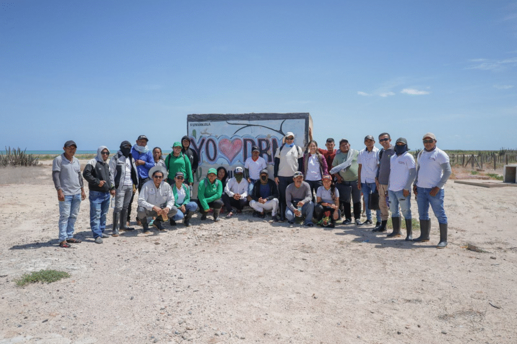 Corpoguajira y WWF avanzan en la restauración comunitaria de manglares en La Guajira