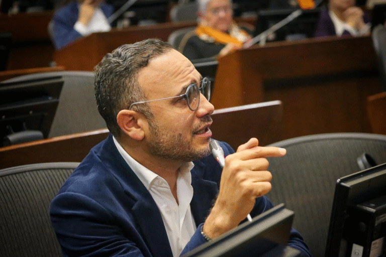 Alfredo Deluque Zuleta, Senador de La Guajira.