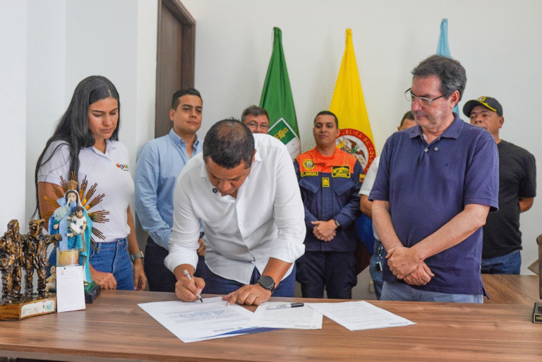 Genaro Redondo impulsa obra del primer faro visitable de Colombia en Riohacha