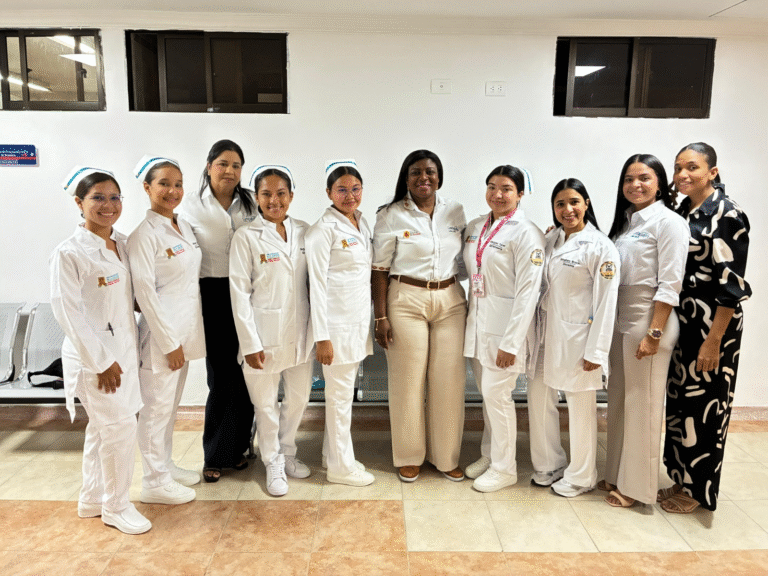 Comfaguajira entregó técnicos laborales y participó en la agenda cultural de Riohacha