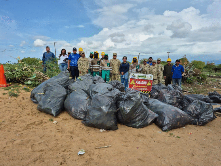 Ejército Nacional adelantó jornada de limpieza en institución educativa de Riohacha