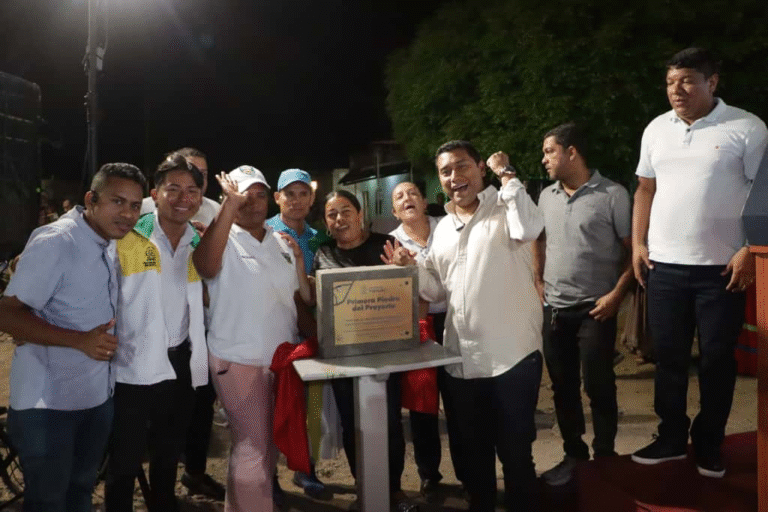 Primera piedra de la pavimentación en Santo Domingo, Santa Isabel y alrededores de la terminal de transportes en Maicao