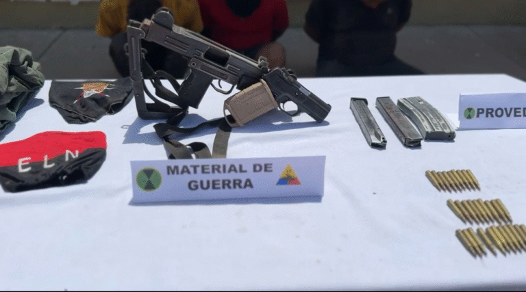 Robaron carro y el ELN se enfrentó con el Grupo Matamoros: tres capturados