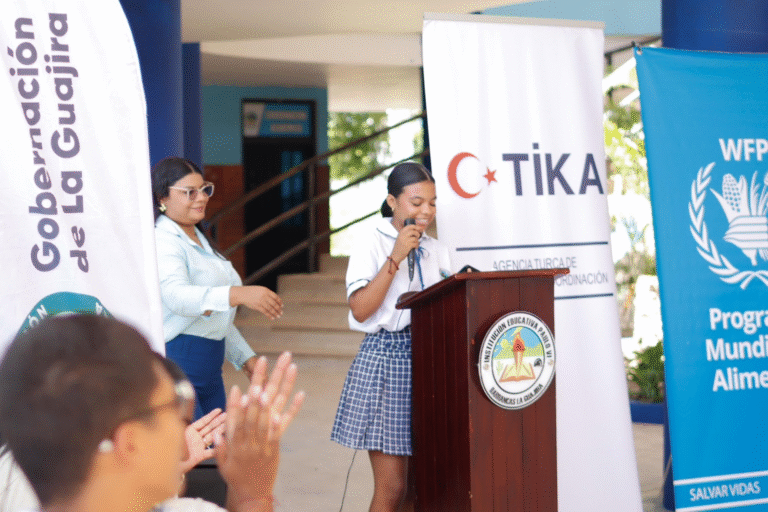 Gobernación de La Guajira entrega menaje escolar en Barrancas con apoyo internacional