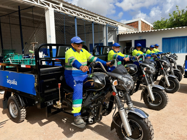 Aqualia incorpora 23 motocarros de carga para apoyar a sus equipos en cuatro departamentos de Colombia