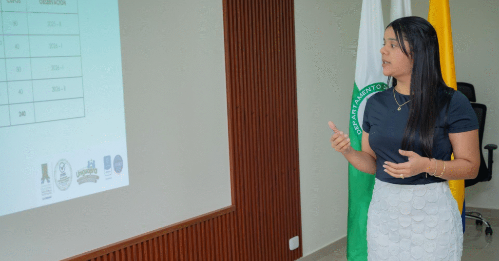 Grehisly Ricciulli, directora de Regionalización de Uniguajira durante la presentación del Plan Integral de Cobertura