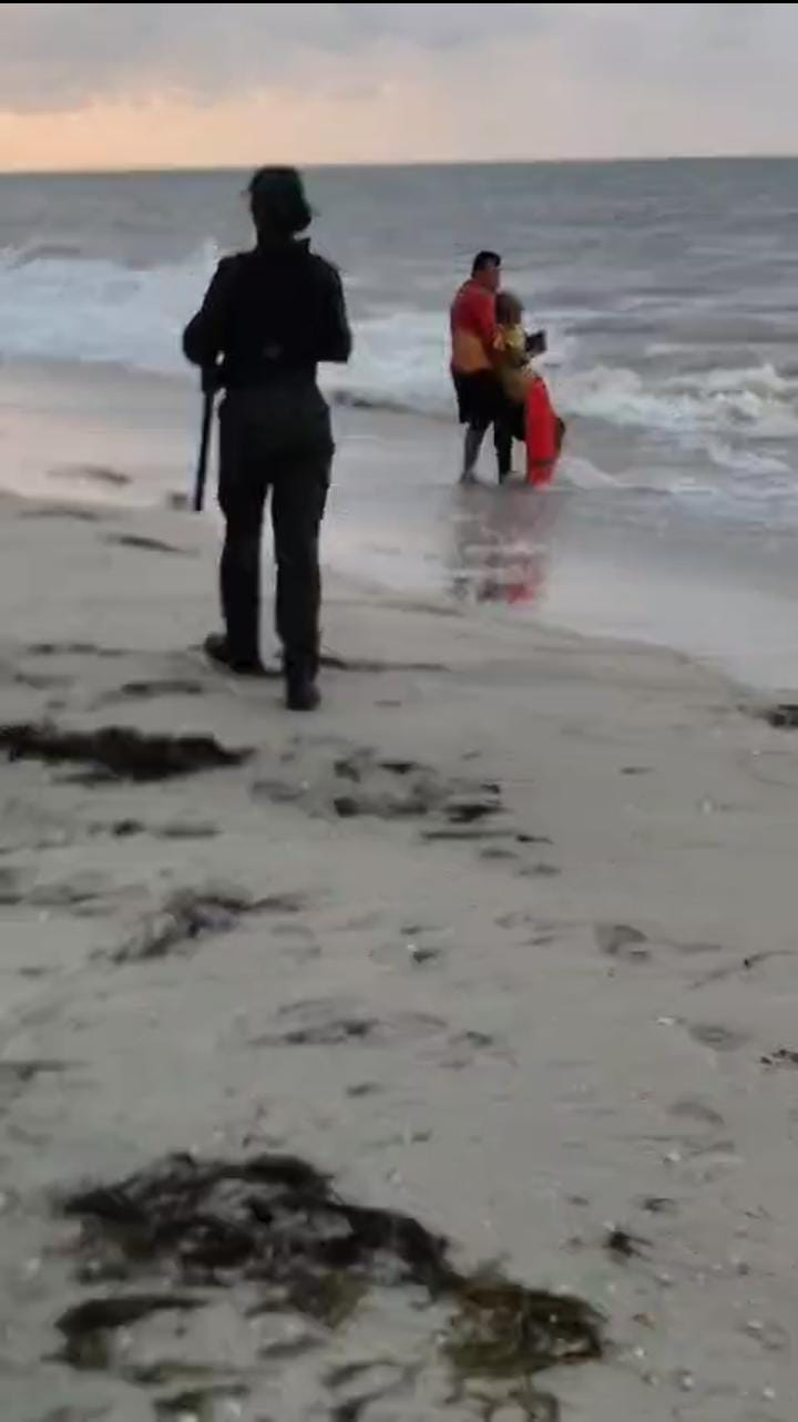 Rescatado del mar Caribe tras golpearse la cabeza en el muelle de Riohacha