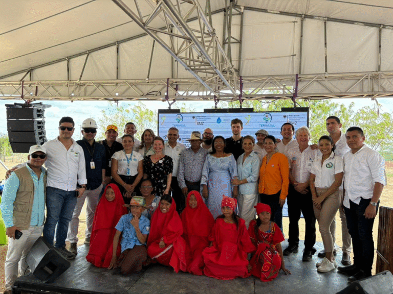 Terra Azul inauguró en Mayapo la primera planta desalinizadora solar del Proyecto RES Colombia