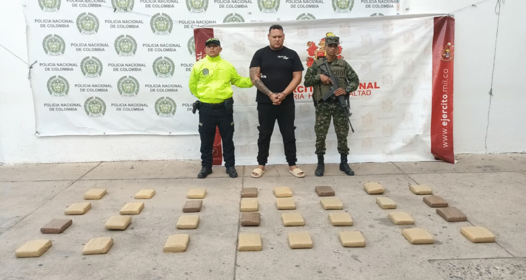 Allanamiento en Riohacha dejó un capturado y la incautación de 32 paquetes de marihuana