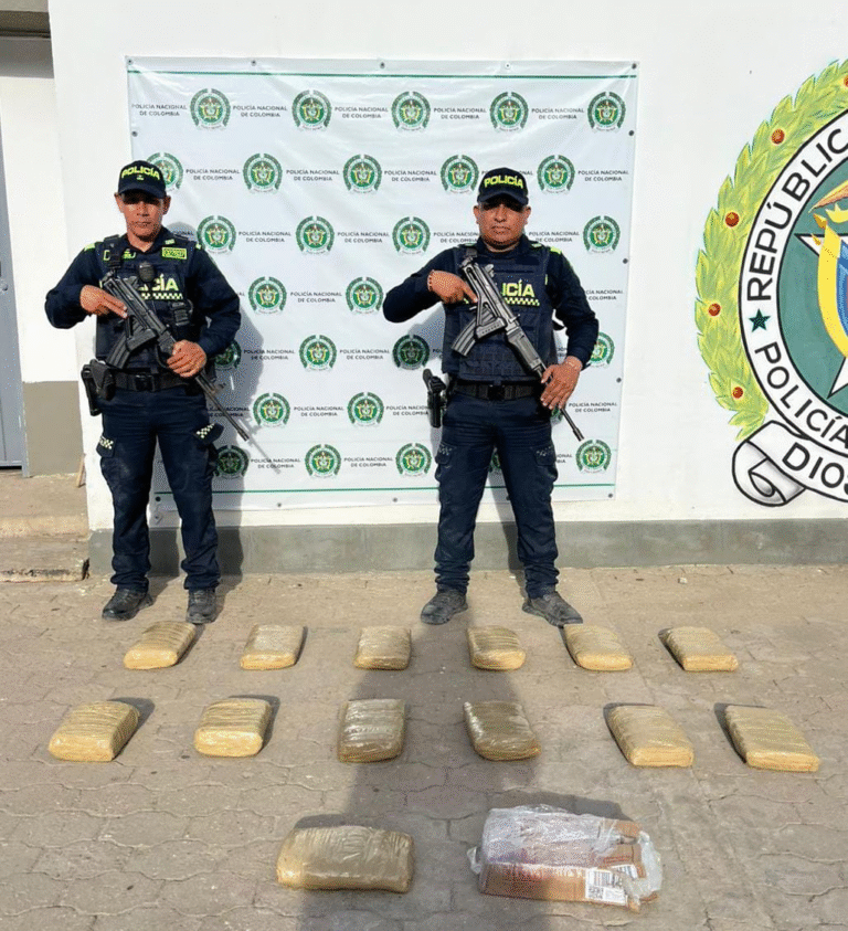 Huyeron por trocha y abandonaron 14 kilos de marihuana en Uribia