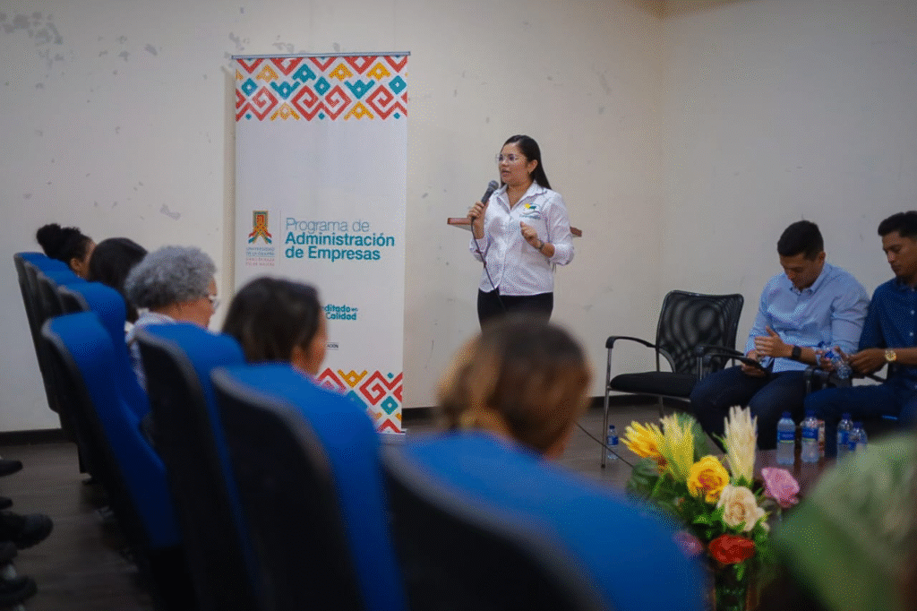 Corpoguajira y Uniguajira realizaron conversatorio sobre gestión de residuos y negocios verdes en Riohacha