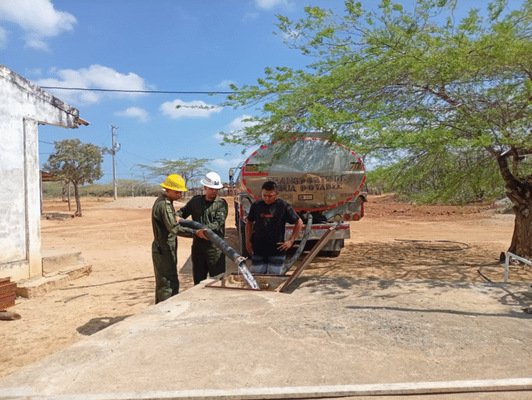 Ejército y Aqualia llevan agua potable a comunidad wayuu de Los Cabritos, en Riohacha