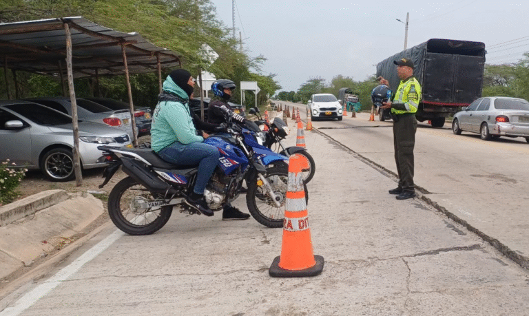 Policía Nacional fortalece seguridad vial y turística en La Guajira