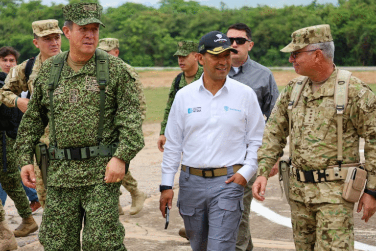 Altos mandos militares y Ministro de Defensa visitaron unidad estratégica del Ejército en La Guajira