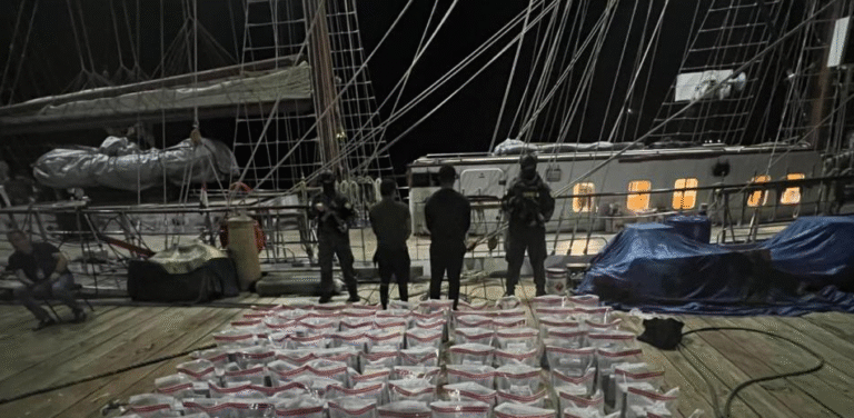 Policía Nacional incauta 1,7 toneladas de cocaína en el mar Caribe: alcaloide salió desde La Guajira