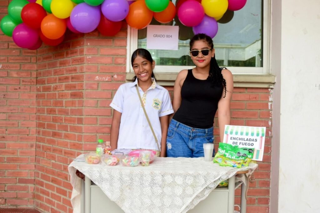 Estudiantes del Grado 8 - 04, presentaron su Proyecto Empresarial Enchiladas de Fuego