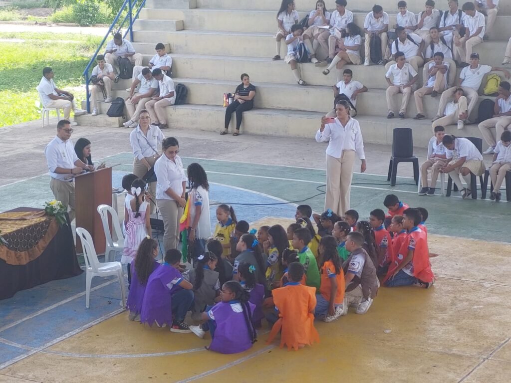 Viaje por los valores presentado por los educandos de la Institución Educativa Remedios Solano, sede Villa Luz, en Barrancas Guajira