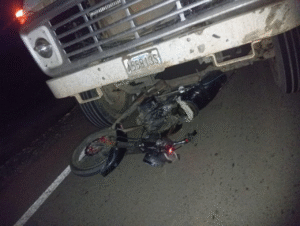 Hombre falleció tras choque entre motocicleta y camión en la vía Uribia – Puerto Bolívar