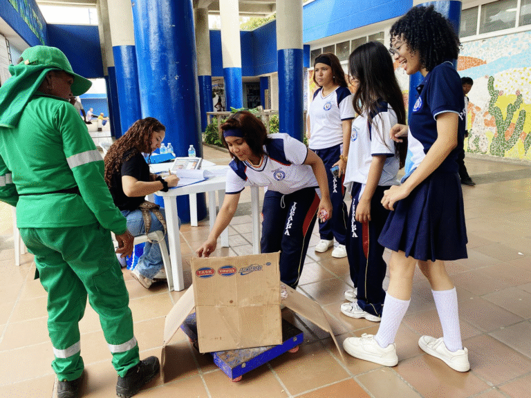 Corpoguajira y Reciunidos recolectaron 1.169,3 kilogramos de residuos