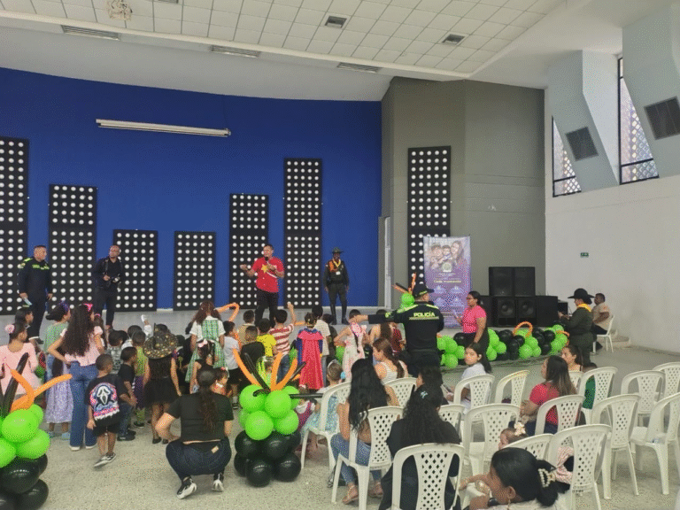 Policía Nacional celebró el Día Dulce con niños y niñas en Riohacha