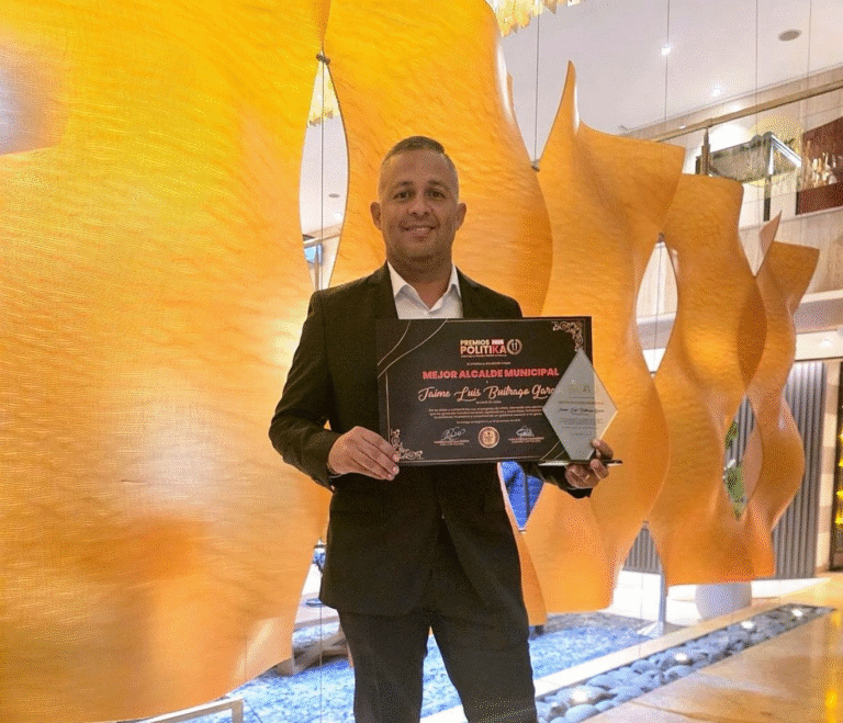 Mejor Alcalde Municipal en los Premios Politika 2025