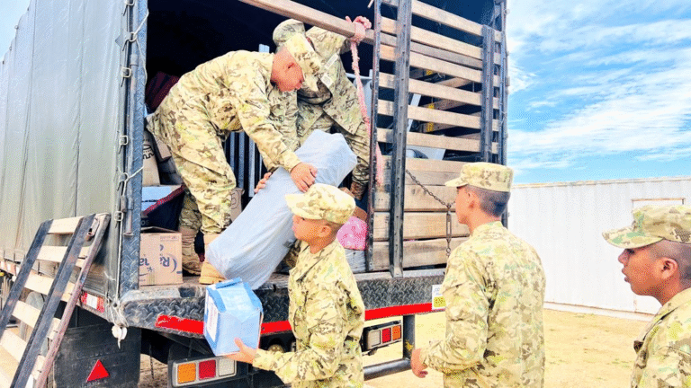 Ejército Nacional entrega seis toneladas de ayuda humanitaria a comunidades wayuu en La Guajira