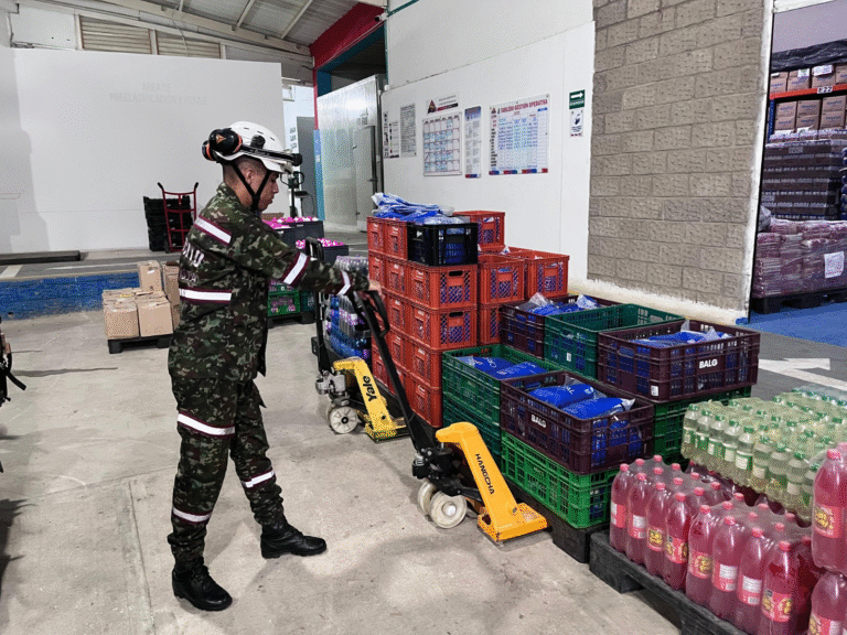 Ingenieros Militares fortalecen la solidaridad en La Guajira con entrega de ayudas humanitarias
