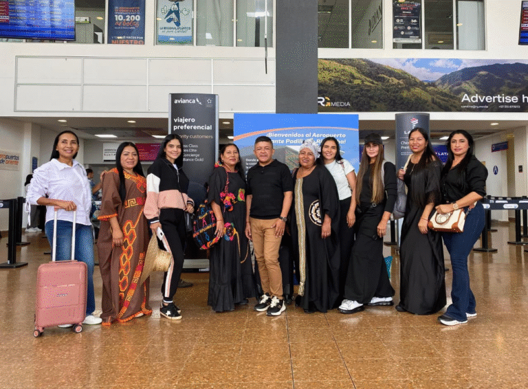 Senadora Martha Peralta cumple su promesa y viaja con artesanas guajiras a la feria internacional de moda en Osaka, Japón